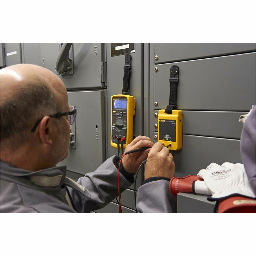 Fluke 117 Multimeter and PRV240 Proving Unit Kit